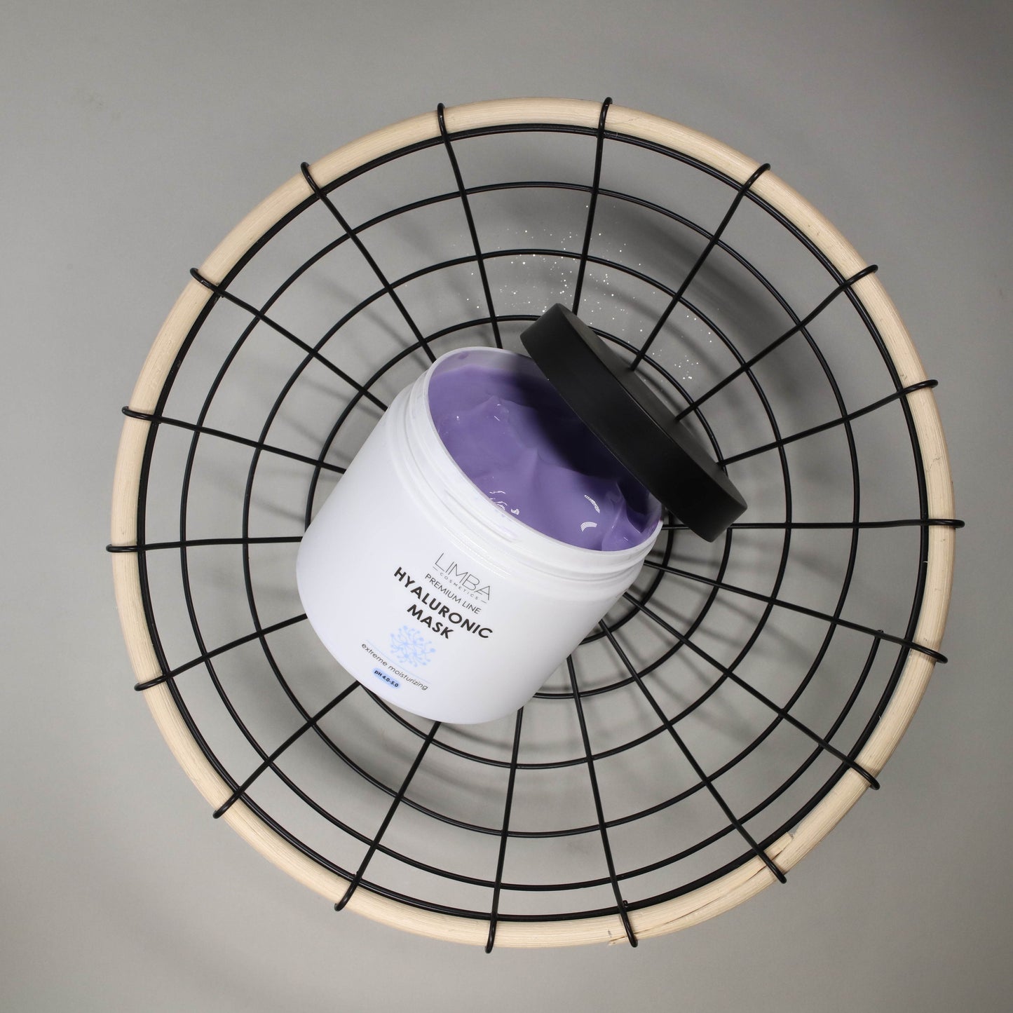 Scopri Maschera Idratante all'Acido Ialuronico Limba Cosmetics - Nutrizione intensa per capelli setosi - Confezione 490g