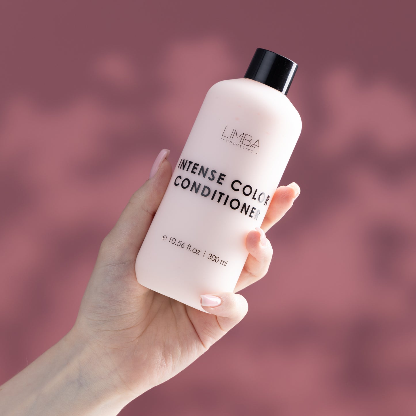 Balsamo Fixazione Colore Limba Cosmetics - Tenuto in mano, confezione da 300ml per capelli colorati