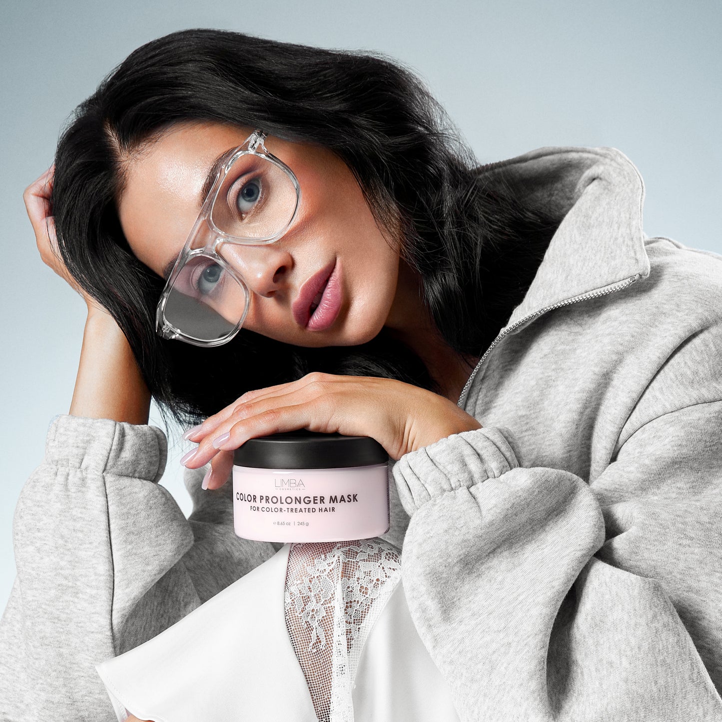 Acquista Maschera Allunga Colore Limba Cosmetics - Modella con capelli colorati morbidi e lucenti