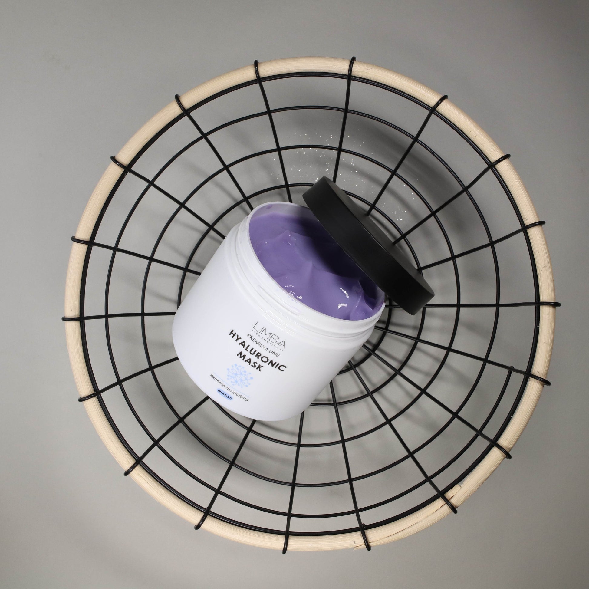 Scopri Maschera Idratante all'Acido Ialuronico Limba Cosmetics - Nutrizione intensa per capelli setosi - Confezione 490g