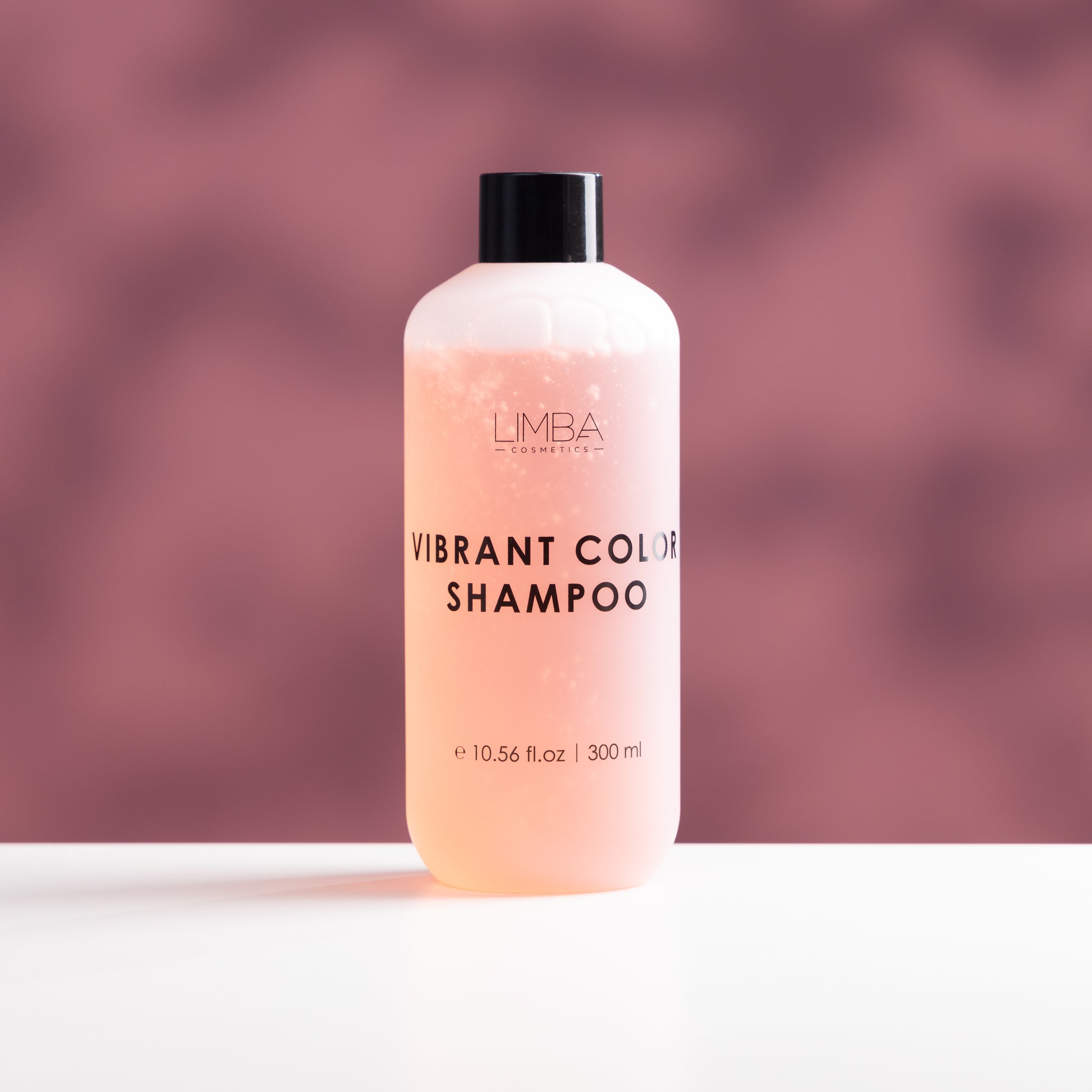 Shampoo Protezione Colore Limba Cosmetics 300ml - Confezione su tavolo con seta e cheratina